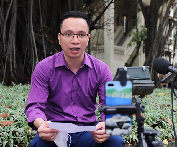 “Livestream” với Ngày Thơ Việt Nam - Anh 10