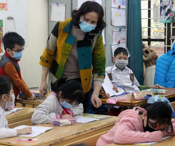 Viết cho con ngày trở lại trường sau kỳ nghỉ “Tết Covid