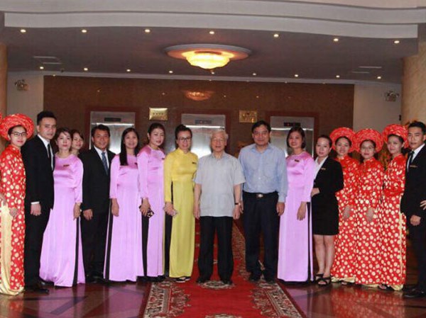 Nhung cau chuyen ve su thanh cong he thong khach san cua dai gia dieu cay” Le Thanh Than - Anh 4