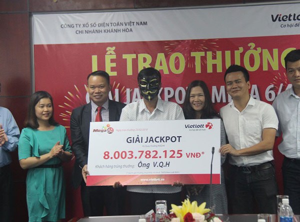 Khánh Hòa:Trên đường đi tảo mộ về, mua vé số trúng hơn 8 tỷ đồng! - Anh 1