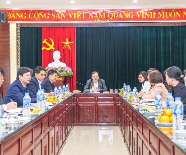 Hỗ trợ, cải tiến việc đầu tư cho các nghệ sĩ theo chiều sâu để tạo ra các tác phẩm có chất lượng cao - Anh 1