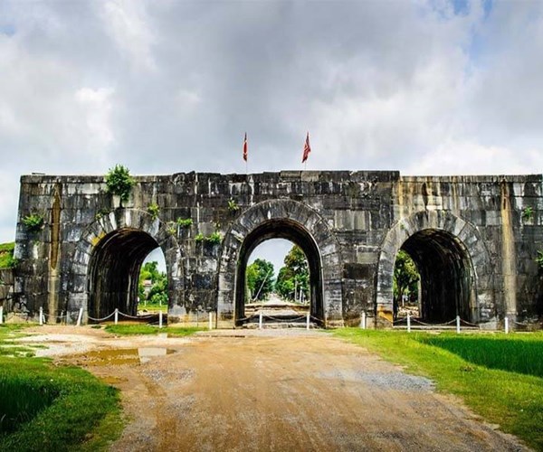 Di sản thế giới Thành Nhà Hồ giảm giá vé tham quan đến cuối năm - Anh 1
