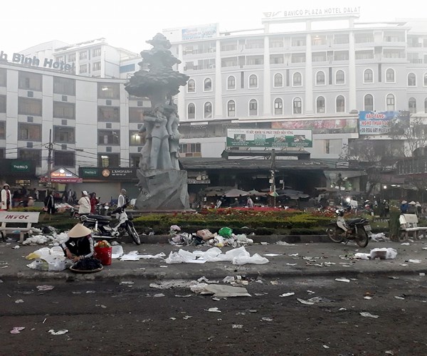 Hình ảnh du lịch Đà Lạt đang xấu xí - Anh 1