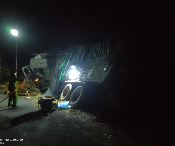 Thông tin thêm về vụ tai nạn nghiêm trọng làm 7 người tử vong ở Thanh Hóa - Anh 1