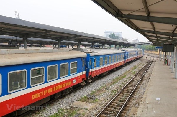Chạy thêm hàng chục đôi tàu trên các tuyến dịp nghỉ lễ 30.4-1.5 - Anh 1