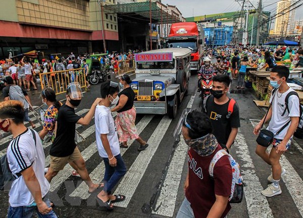 Philippines phong tỏa vùng thủ đô, hơn 24 triệu người phải ở trong nhà - Anh 1