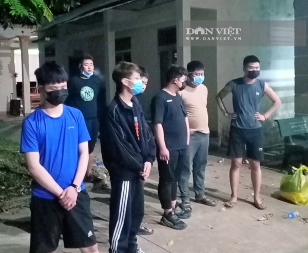 Bình Phước trục xuất 9 người Trung Quốc nhập cảnh trái phép - Anh 1