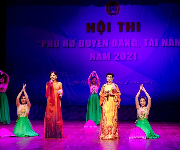 Hội thi “Phụ nữ duyên dáng, tài năng” của Công đoàn Bộ VHTTDL: Xin được gọi các thí sinh là những “diễn viên”... - Anh 5