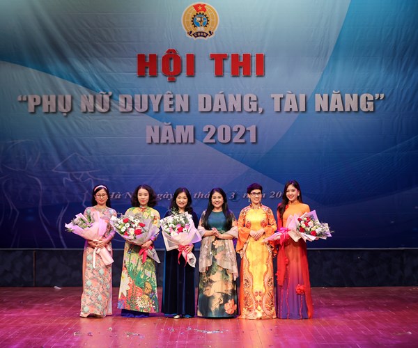 Hội thi “Phụ nữ duyên dáng, tài năng” của Công đoàn Bộ VHTTDL: Xin được gọi các thí sinh là những “diễn viên”... - Anh 4