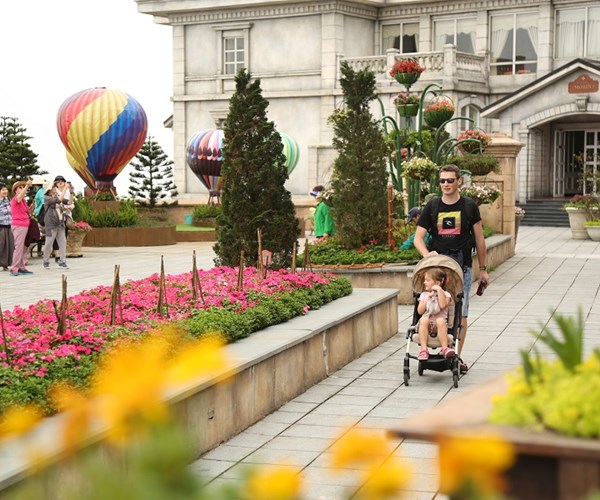 Người dân Quảng Nam- Đà Nẵng được Sun World Ba Na Hills tặng ưu đãi dịp giải phóng quê hương - Anh 4