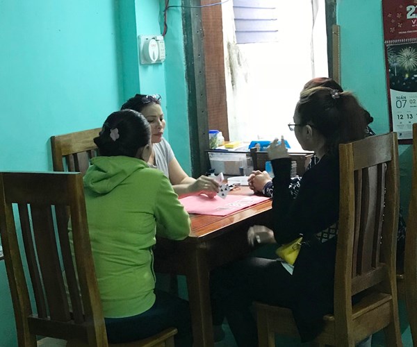 Xem bói đầu năm: Đừng để tiền mất, tật mang - Anh 2