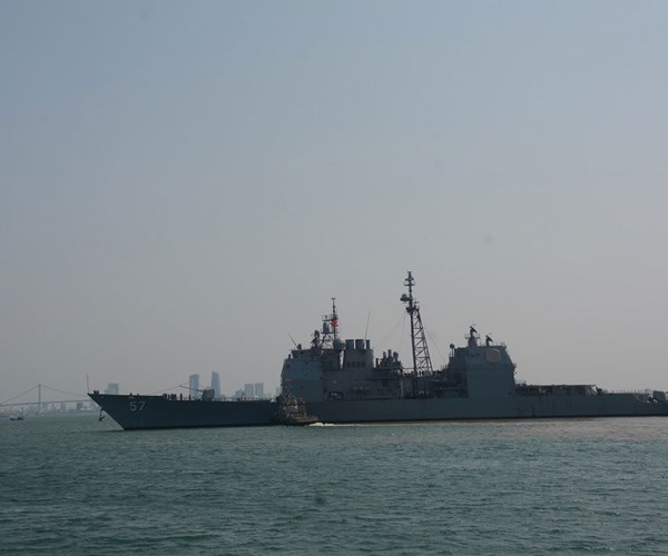 Tàu sân bay Hải quân Hoa Kỳ cập cảng Đà Nẵng - Anh 1