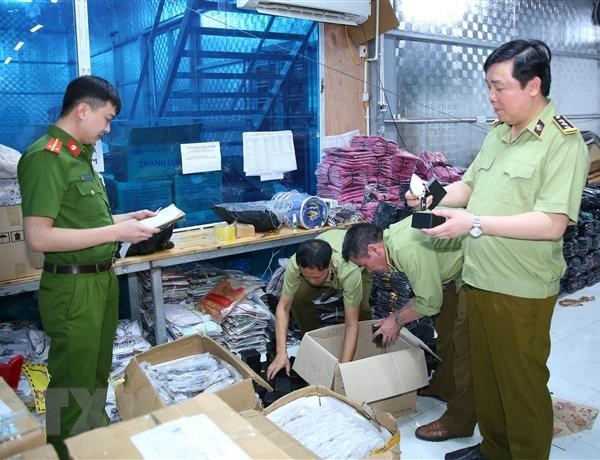 Ninh Bình: Triệt phá kho hàng giả, hàng nhái lớn nhất từ trước đến nay - Anh 1