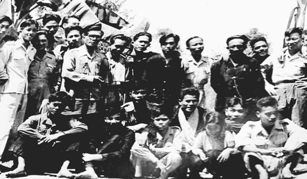 Kỷ niệm ngày Bác Hồ ký Sắc lệnh thành lập ngành Điện ảnh cách mạng VN(15.3.1953 - 15.3.2018): 65 năm hẹn gặp một ngày - Anh 2