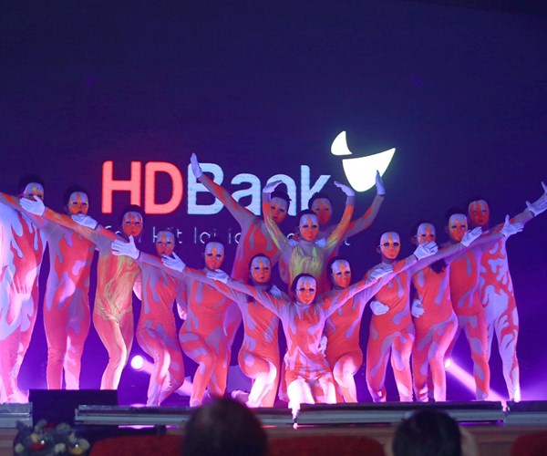 Cuộc thi “Nét đẹp văn hóa ngành ngân hàng”: HDBank nổi bật với phần trình diễn nhiều cảm xúc - Anh 1