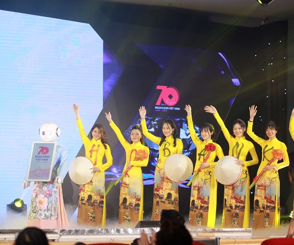 Cuộc thi “Nét đẹp văn hóa ngành ngân hàng”: HDBank nổi bật với phần trình diễn nhiều cảm xúc - Anh 5