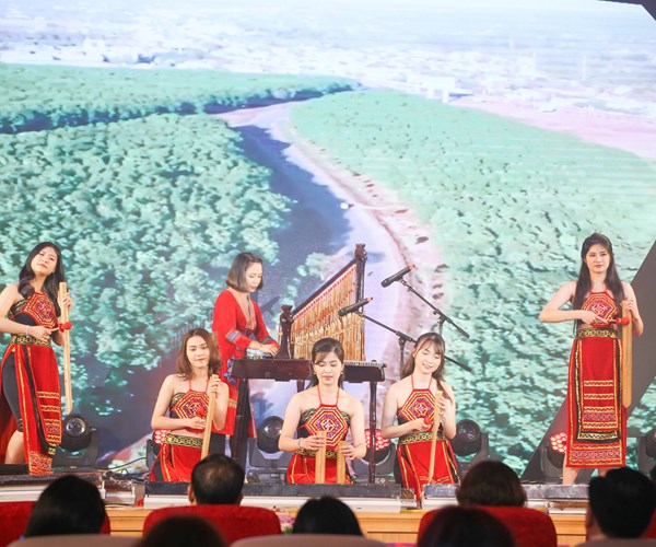 Trao giải cuộc thi: “Nét đẹp Văn hóa ngành Ngân hàng” - Anh 2