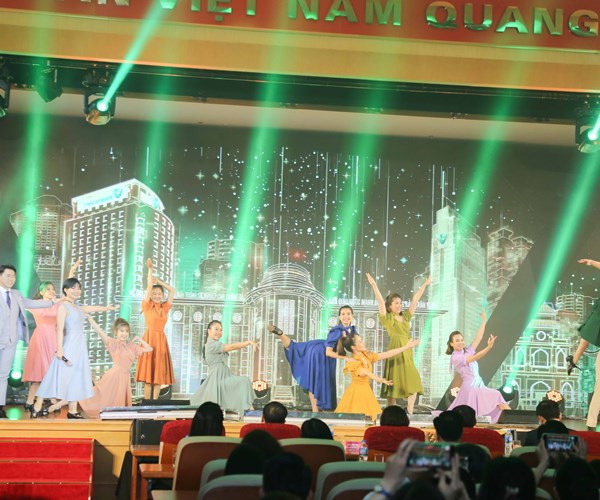Trao giải cuộc thi: “Nét đẹp Văn hóa ngành Ngân hàng” - Anh 3