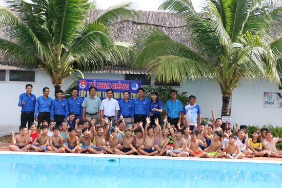 Tuổi trẻ Kiên Giang tình nguyện hỗ trợ nhân dân về thủ tục hành chính - Anh 2
