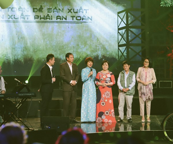 Quán thanh xuân tháng 4 mang chủ đề 