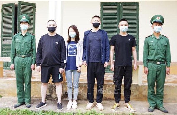 Bắt giữ 4 đối tượng đưa người xuất cảnh trái phép sang Lào - Anh 1