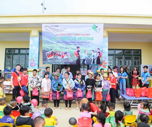 Điện về thắp sáng điểm trường vùng cao Trạm Tấu - Anh 6