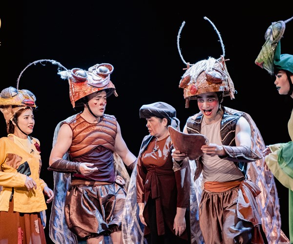 “Dế mèn” phiêu lưu trên sân khấu - Anh 1