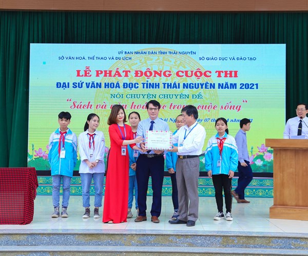 Thái Nguyên: Phát động Cuộc thi “Đại sứ Văn hóa đọc năm 2021” - Anh 7