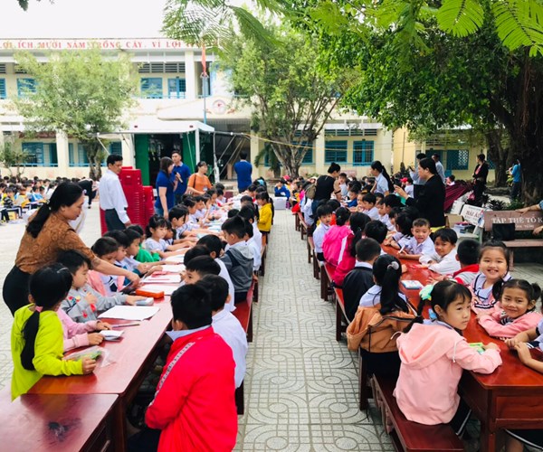 Kiên Giang sôi nổi các hoạt động hưởng ứng Ngày Sách Việt Nam - Anh 2