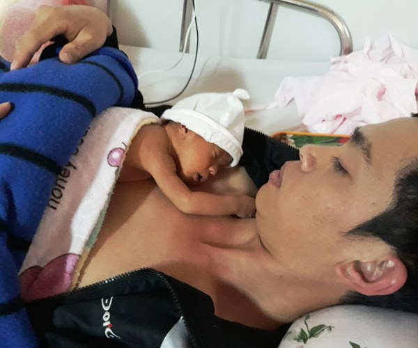 Sự hồi sinh diệu kỳ từ... ngân hàng sữa mẹ - Anh 2