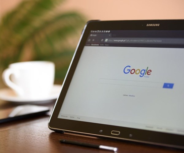 Google đồng ý gỡ bỏ các nội dung trái với quy định pháp luật Nga - Anh 1