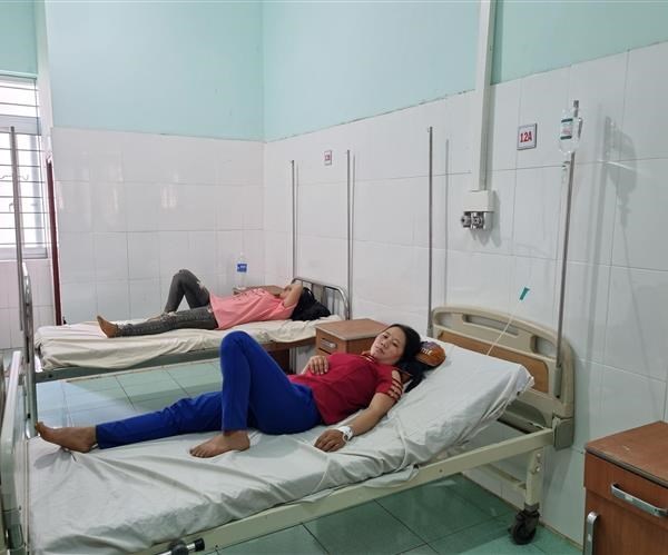 Đắk Nông: Hơn 100 người nghi ngộ độc sau khi dự đám cưới - Anh 1