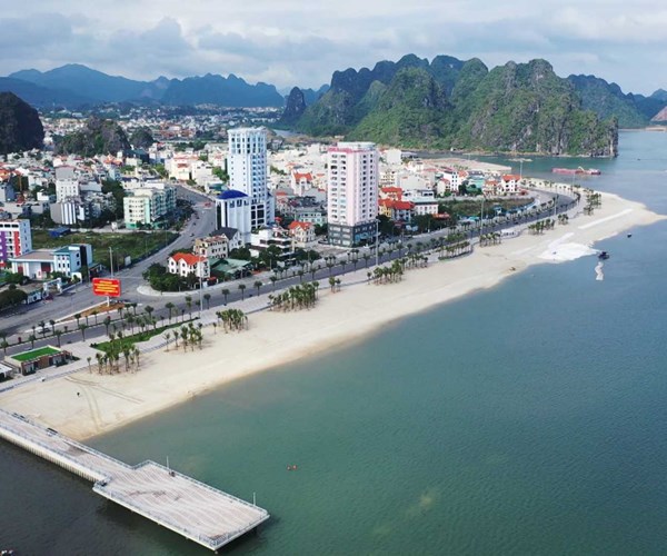 Quảng Ninh: Nhiều hoạt động hấp dẫn chào đón du khách dịp 30.4-1.5 - Anh 1