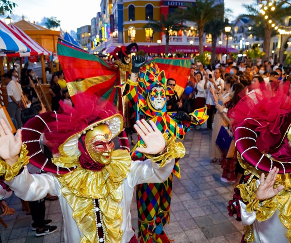 Siêu quần thể Phú Quốc United Center rực rỡ đón chào hàng vạn du khách dịp khai trương - Anh 1