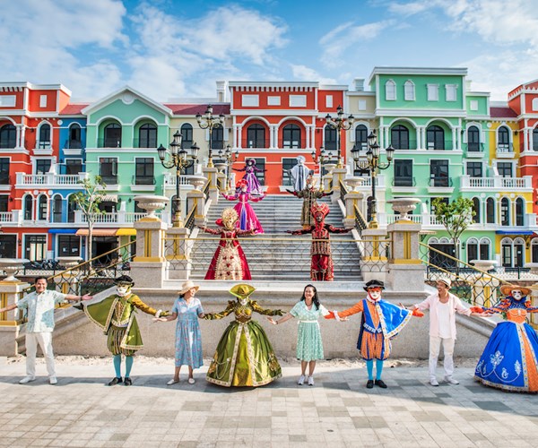 Siêu quần thể Phú Quốc United Center rực rỡ đón chào hàng vạn du khách dịp khai trương - Anh 2