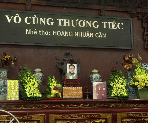 Người thân và đồng nghiệp tiễn biệt nhà thơ Hoàng Nhuận Cầm - Anh 2