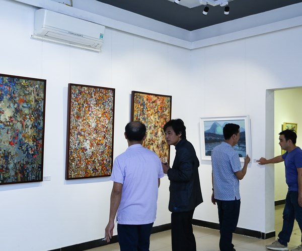 "Ngày rộng 2"- góc nhìn cuộc sống qua lăng kính của nhóm họa sĩ trẻ - ảnh 3