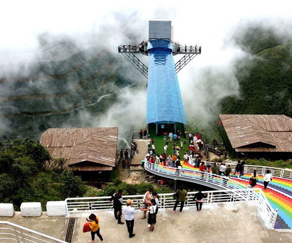 Lai Châu: Người đến điểm du lịch, giải trí, danh lam thắng cảnh phải đeo khẩu trang - Anh 1