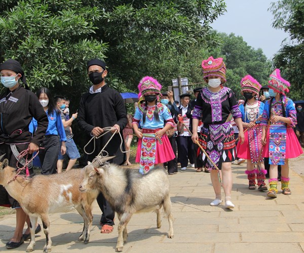 Đặc sắc chợ phiên vùng cao Hà Giang tại Làng Văn hóa- Du lịch các dân tộc Việt Nam - Anh 1