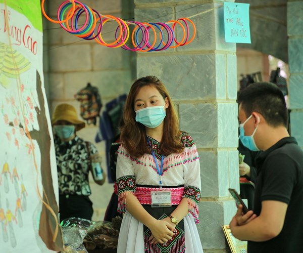 Đặc sắc chợ phiên vùng cao Hà Giang tại Làng Văn hóa- Du lịch các dân tộc Việt Nam - Anh 3