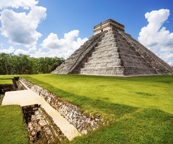 Phát hiện các dấu tay hơn 1.200 năm tuổi trong hang động tại Mexico - Anh 1