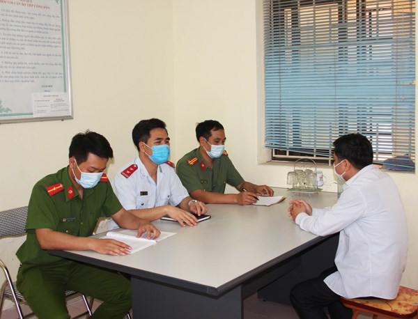 Xử phạt người thông tin sai sự thật trên mạng xã hội về dịch Covid-19 - Anh 2