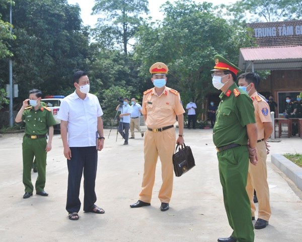 Hà Giang: Kích hoạt các chốt kiểm soát liên ngành phòng, chống dịch Covid-19 - Anh 1