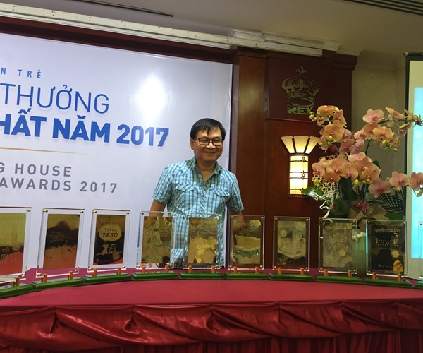 12 cuốn sách bán chạy nhất 2017 - Anh 1