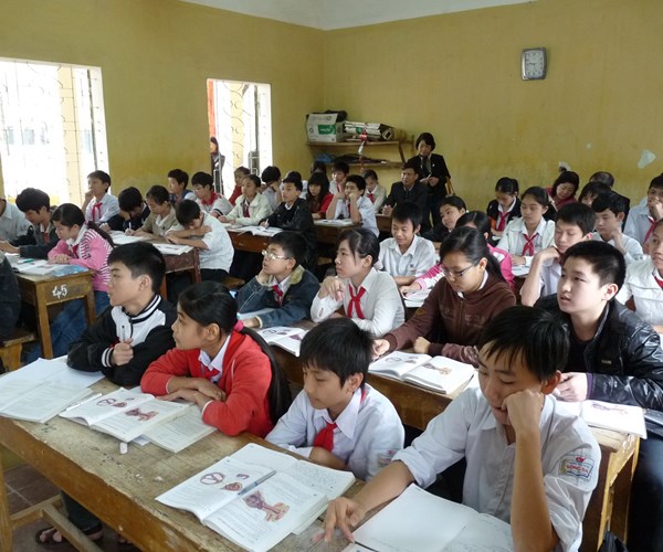 Báo động đỏ xuống cấp môi trường văn hóa trong nhà trường (Bài 4): PGS.TS Trịnh Hòa Bình, Phó Tổng thư ký Hội Xã hội học Việt Nam: “Như thế làm sao có thể đến trường là ngày vui” - Anh 1