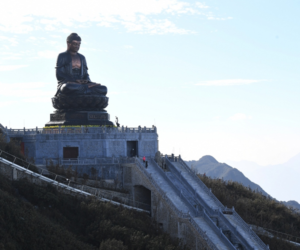 Chiêm ngưỡng tuyệt tác tâm linh trên đỉnh thiêng Fansipan - Anh 3