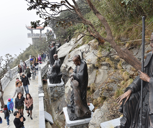 Chiêm ngưỡng tuyệt tác tâm linh trên đỉnh thiêng Fansipan - Anh 4