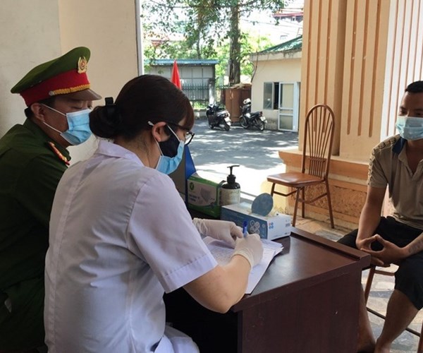 Vĩnh Phúc: Phạt hơn 500 trường hợp không chấp hành phòng chống dịch Covid-19 - Anh 1