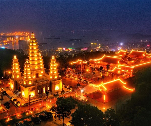 Những điểm đến tâm linh kỳ vĩ bậc nhất Quảng Ninh - Anh 2