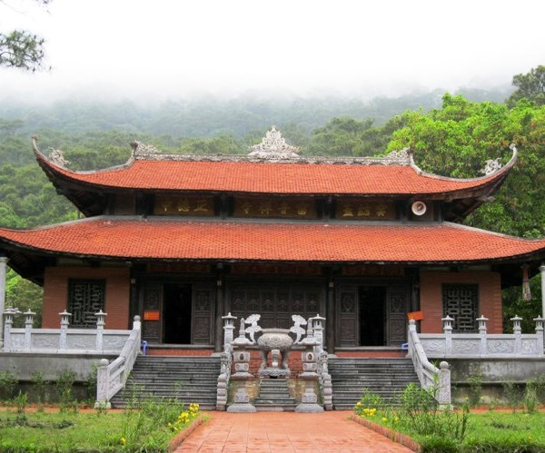 Những điểm đến tâm linh kỳ vĩ bậc nhất Quảng Ninh - Anh 3